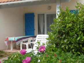 Maisonnette avec piscine chauffée à 600m de la mer, terrasse et parking - FR-1-231-295